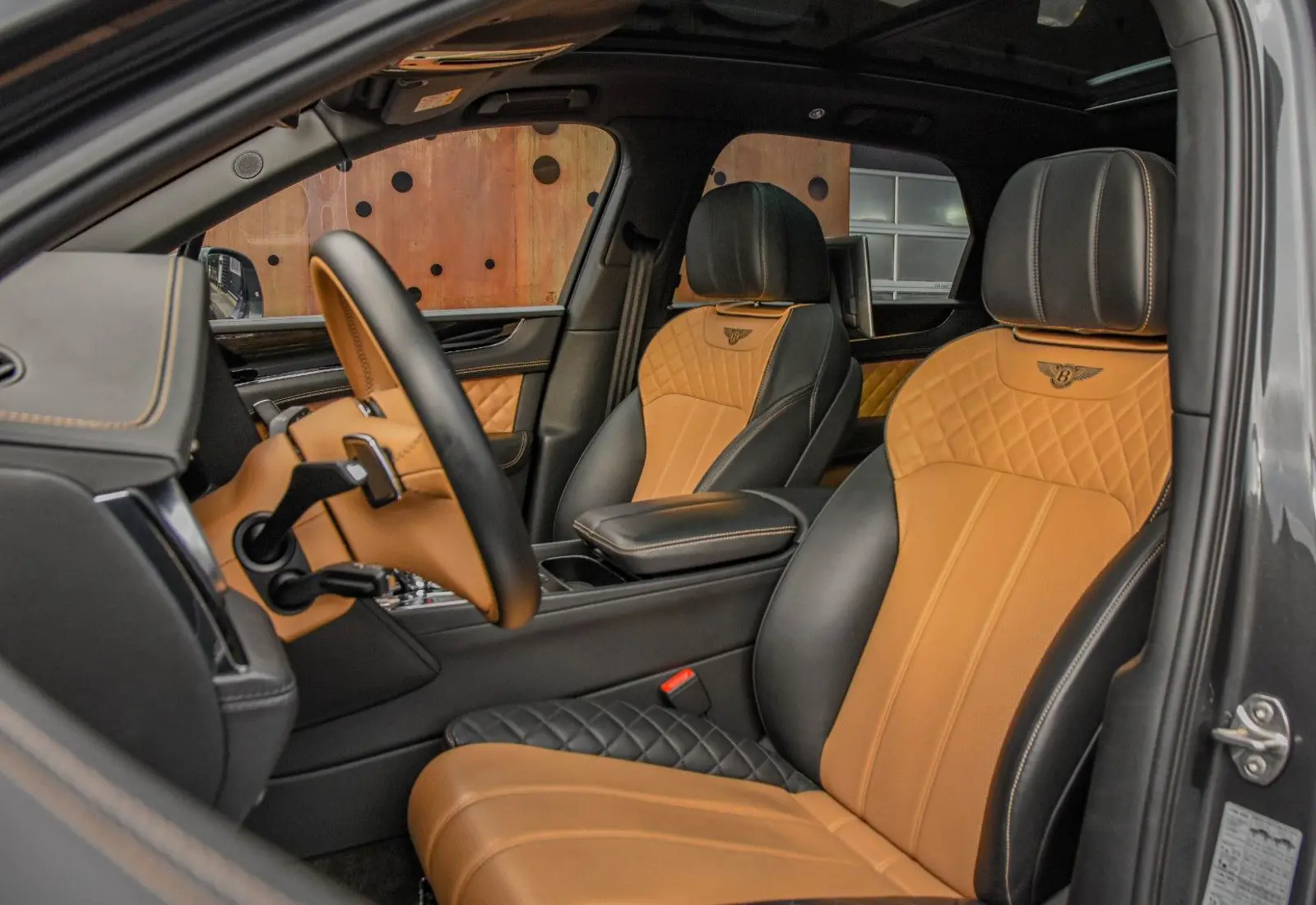 Bentley Bentayga V8 Diesel * 4 SEAT * REAR-ENT * MASSAGE * VOLL - 45417