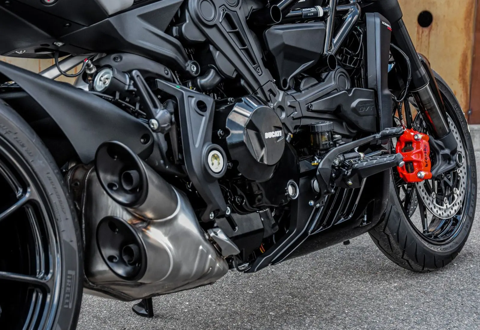 Ducati X-Diavel Nera * POLTRONA FRAU * 1 OF 500 * LIMITED ED - 44500