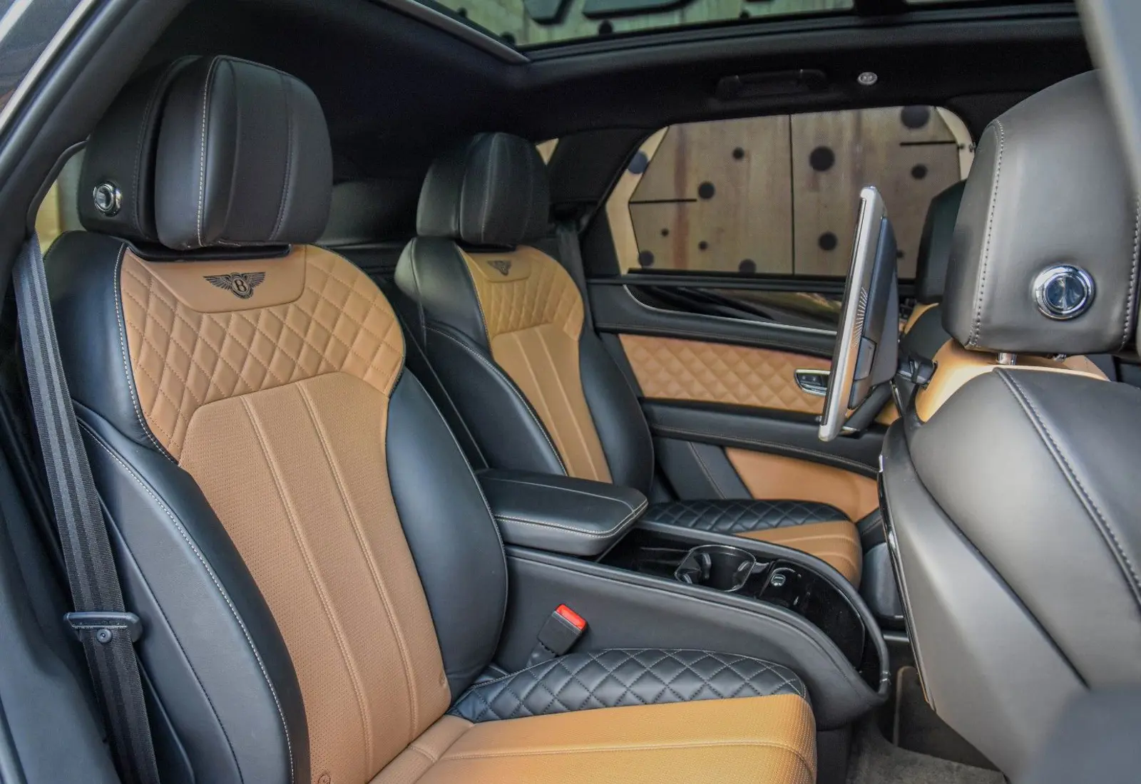 Bentley Bentayga V8 Diesel * 4 SEAT * REAR-ENT * MASSAGE * VOLL - 45429