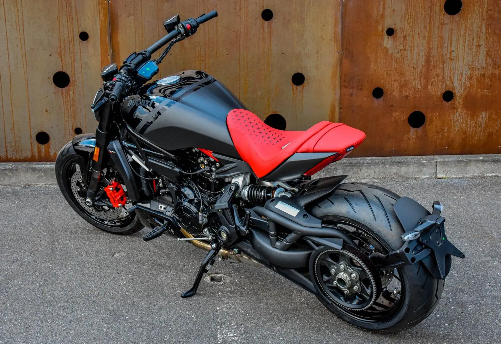 Ducati X-Diavel Nera * POLTRONA FRAU * 1 OF 500 * LIMITED ED - 44740