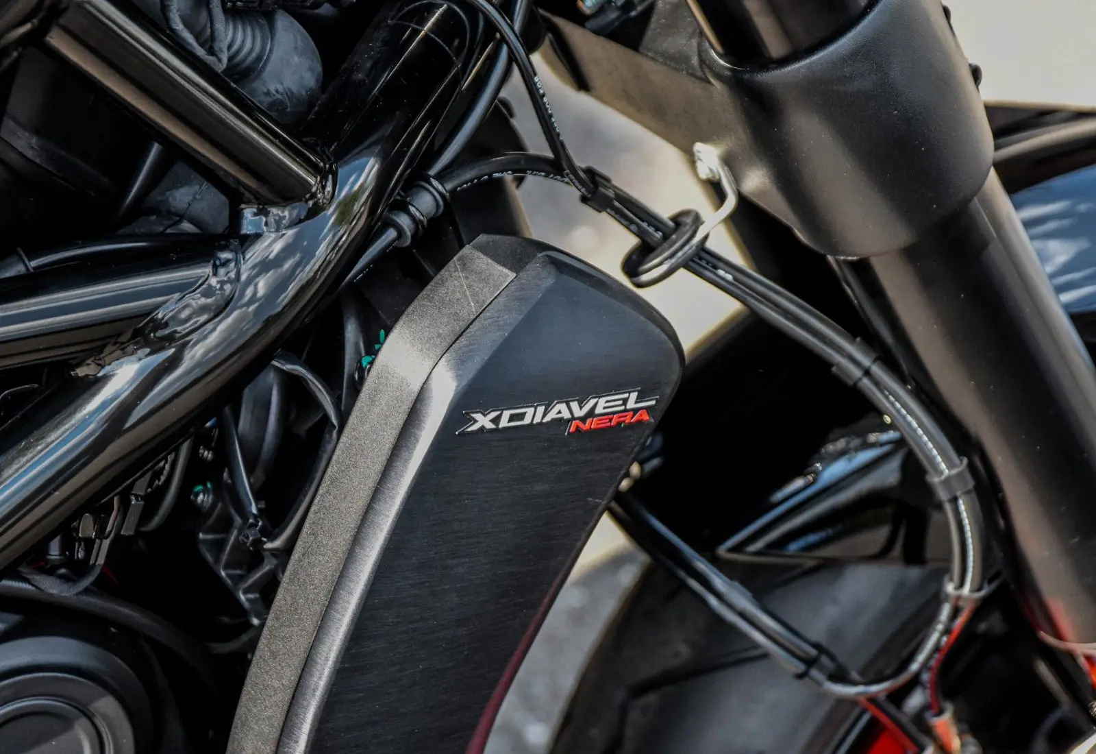 Ducati X-Diavel Nera * POLTRONA FRAU * 1 OF 500 * LIMITED ED - 44488
