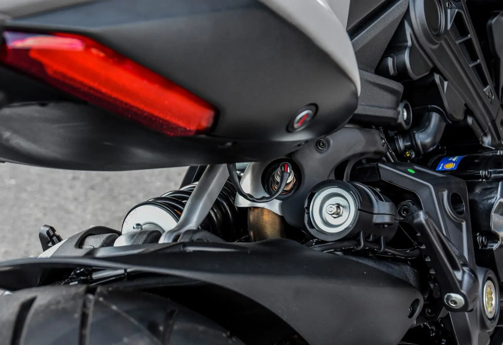 Ducati X-Diavel Nera * POLTRONA FRAU * 1 OF 500 * LIMITED ED - 44502