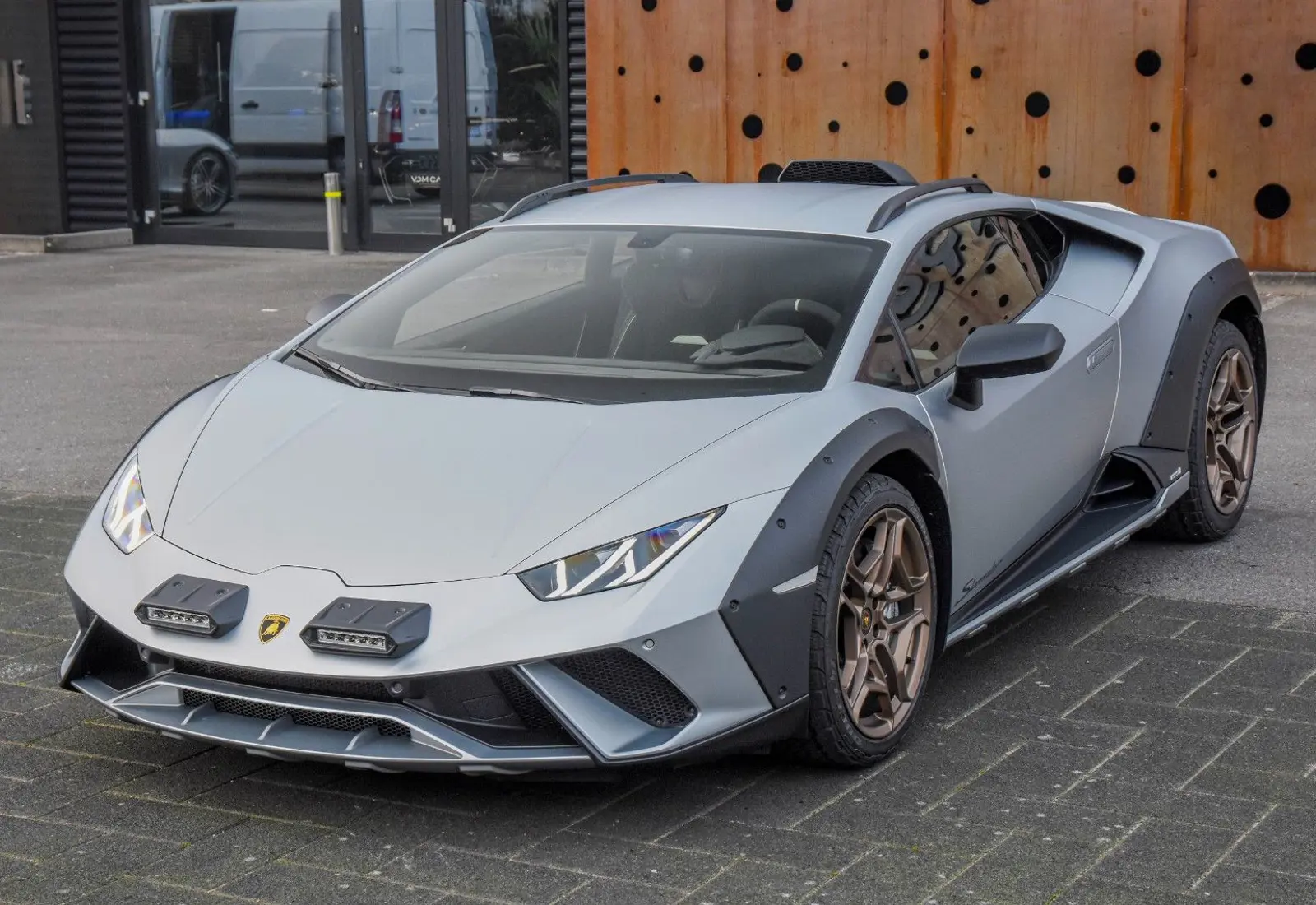 Lamborghini Huracán Sterrato * NEW * STOCK CAR * CERAMIC * CARPLAY *  - 45272