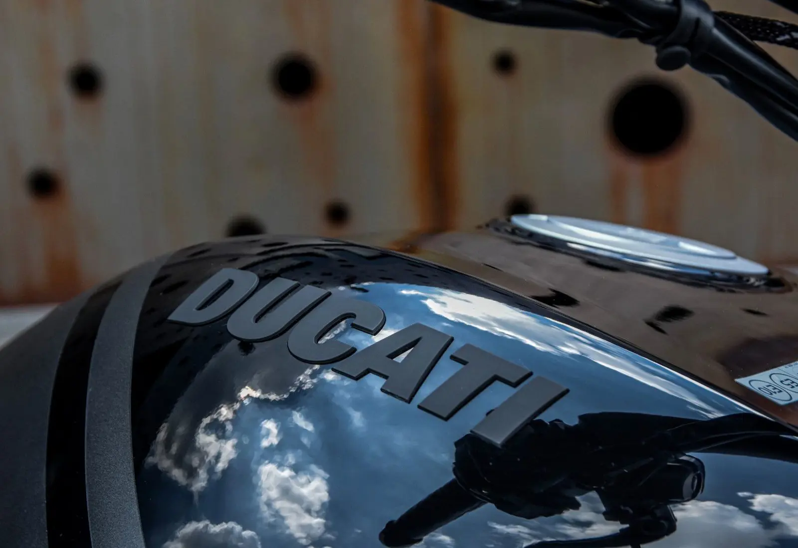 Ducati X-Diavel Nera * POLTRONA FRAU * 1 OF 500 * LIMITED ED - 44498